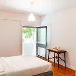 Spacious, Luxurious, And Charming Apartment In Premium Porto Location With Parking