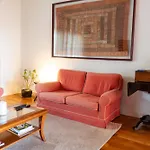 Spacious, Luxurious, And Charming Apartment In Premium Porto Location With Parking