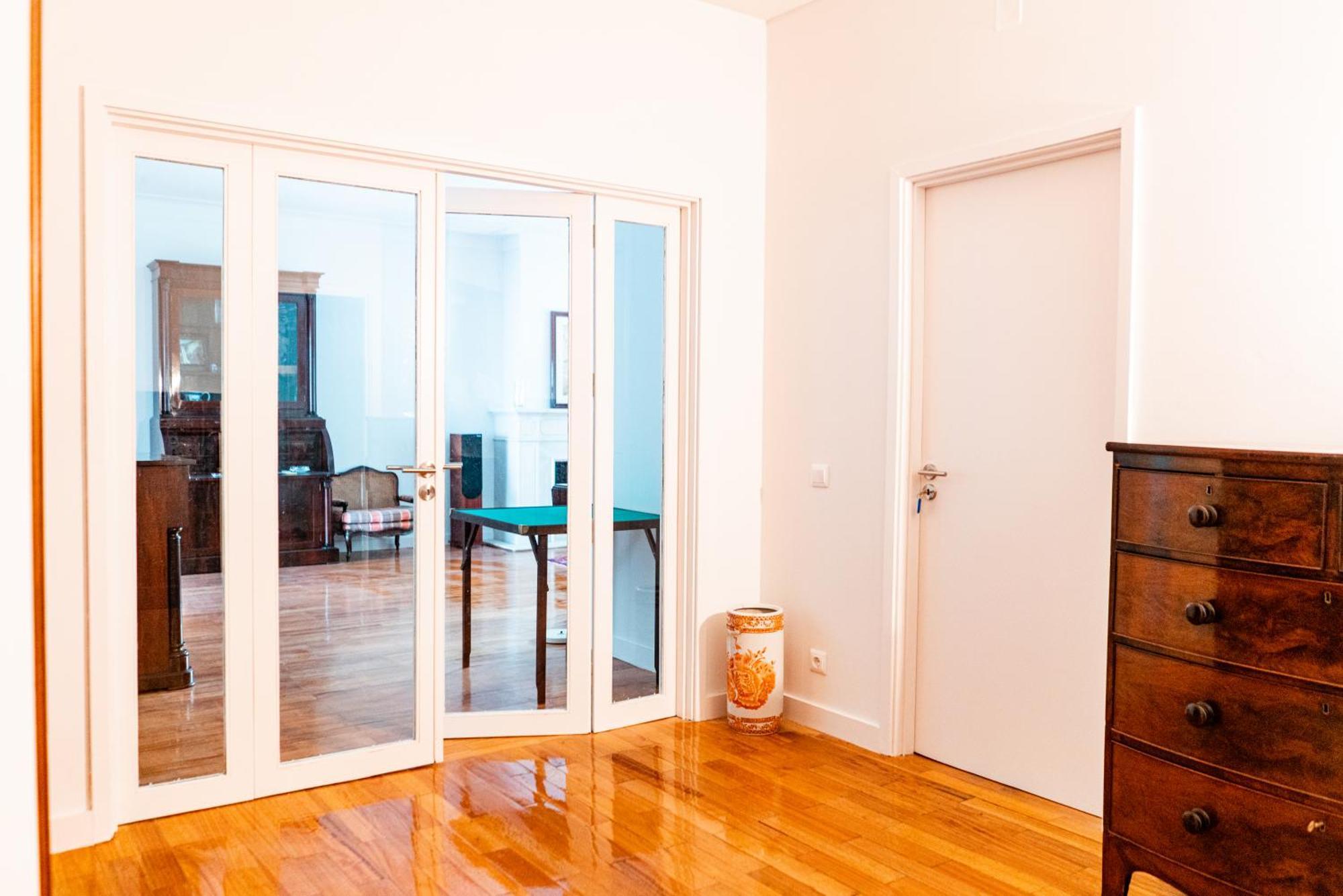 Apartment Spacious, Luxurious, And Charming In Premium Location With Parking Porto