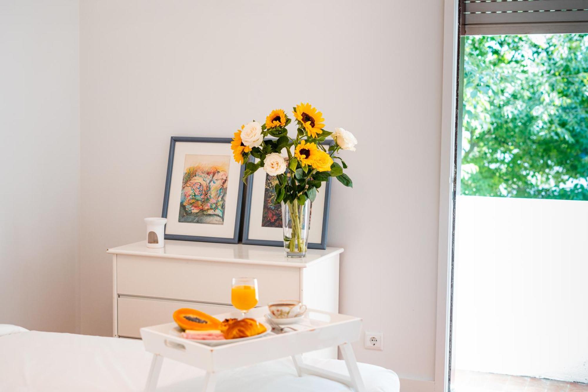 Spacious, Luxurious, And Charming In Premium Location With Parking Porto