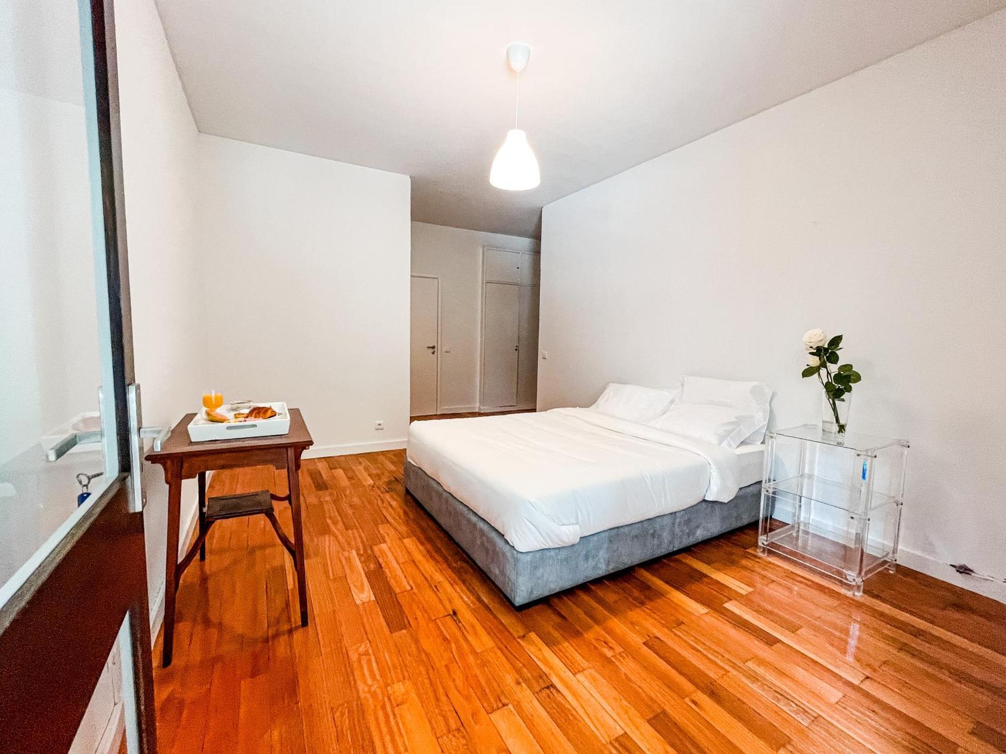 Spacious, Luxurious, And Charming In Premium Location With Parking Apartamento Porto