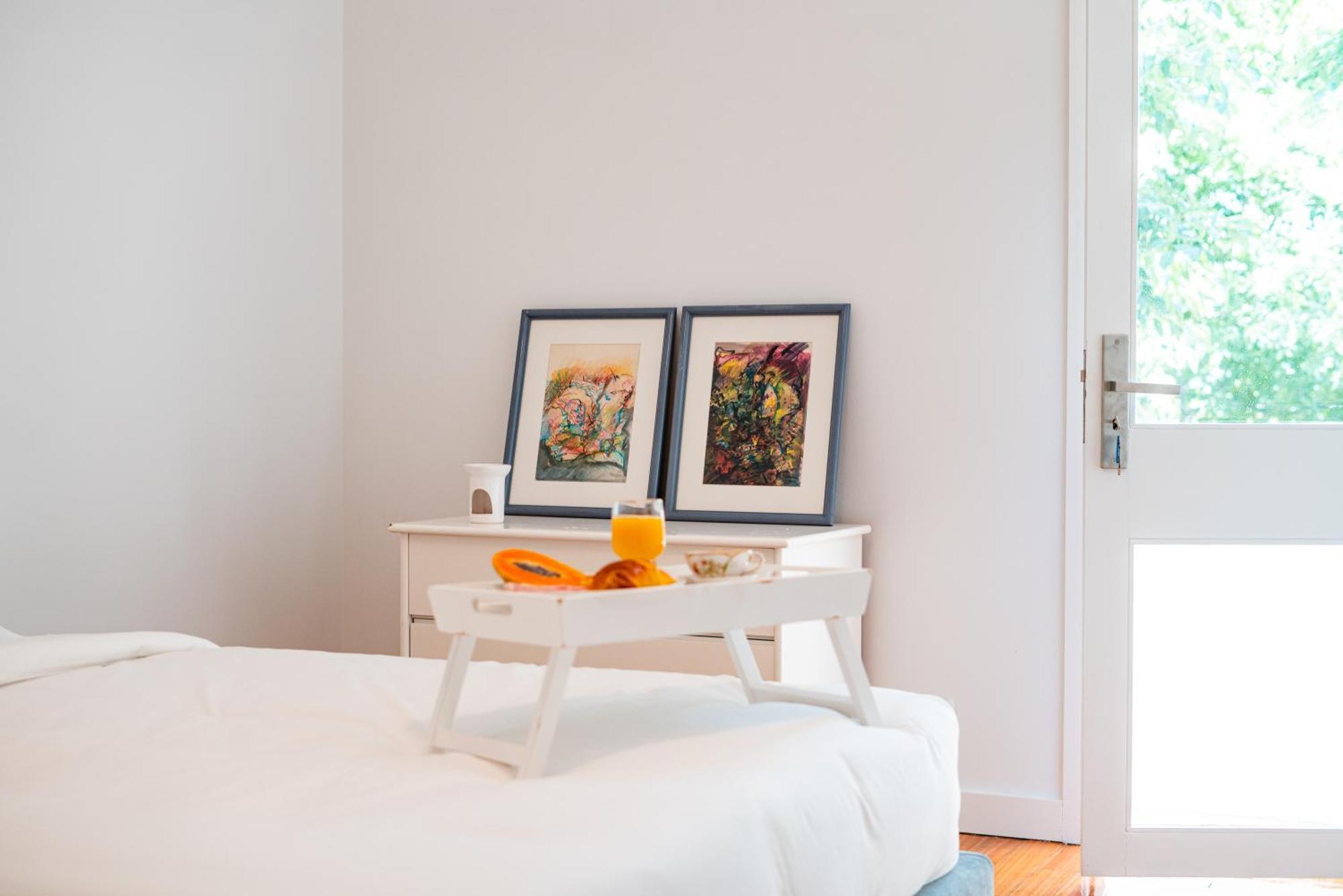 Spacious, Luxurious, And Charming In Premium Location With Parking Apartment Porto