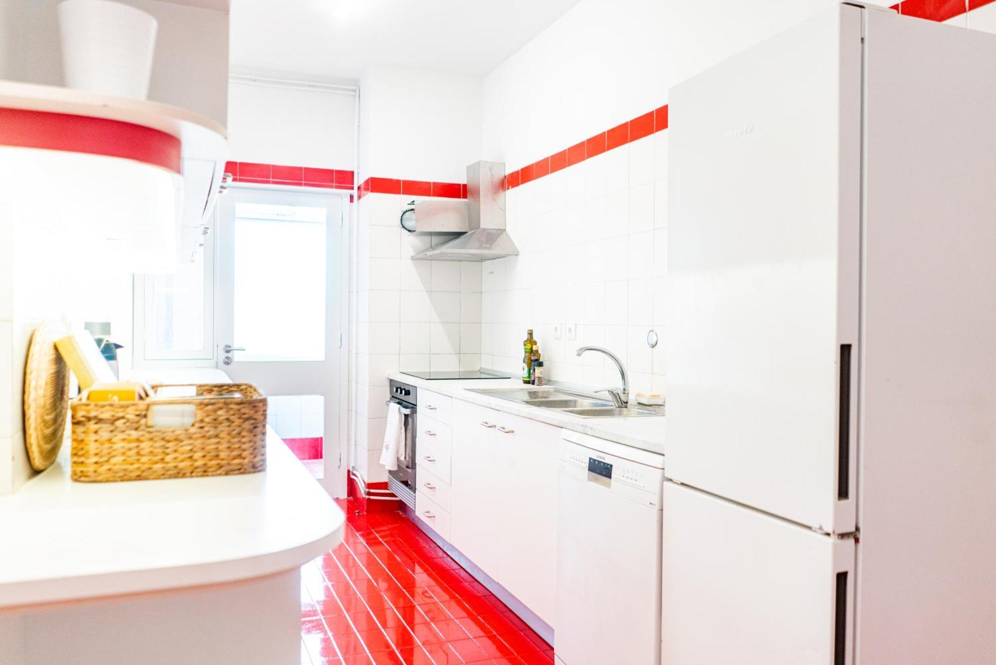 Spacious, Luxurious, And Charming In Premium Location With Parking * Porto