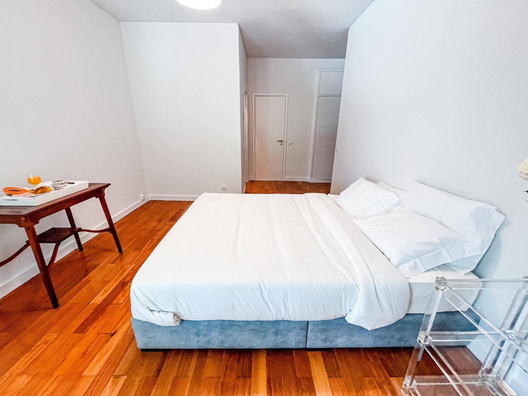 Spacious, Luxurious, And Charming In Premium Location With Parking * Porto